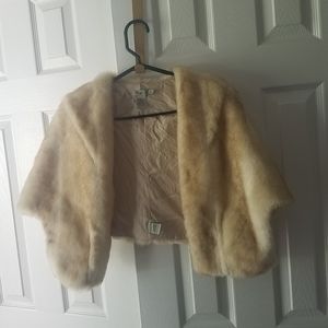 Eliza J Faux Fur Beige/Ivory Capelet